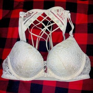 VICTORIAS SECRET VERY SEXY PUSH UP front clasp & strappy racerback. 32B. WHITE !
